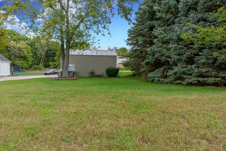501 Rynearson Street Buchanan, MI 49107 - Photo 32 of 40 501 Rynearson St Buch Yard 3