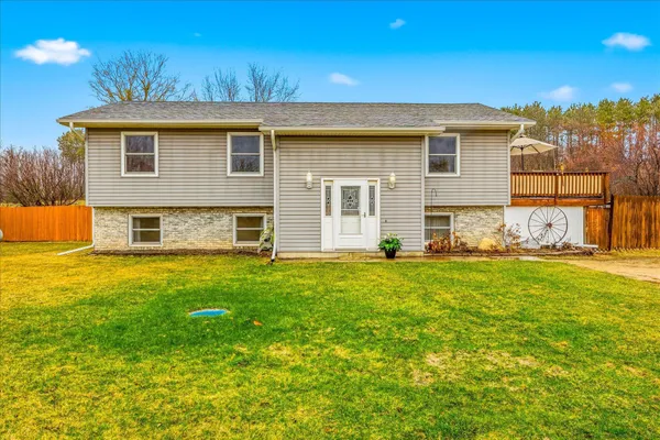 $355,000 | 33805 Vickers Street Northeast, Cambridge, MN 55008
