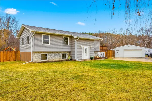 $355,000 | 33805 Vickers Street Northeast, Cambridge, MN 55008