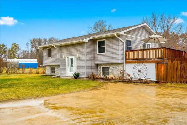 $355,000 | 33805 Vickers Street Northeast, Cambridge, MN 55008
