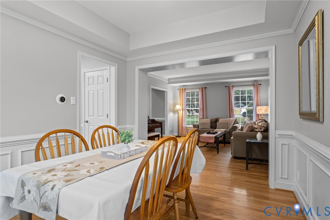 13914 Sagebrook Road Midlothian, VA 23112 - Photo 6 of 49 a view of livingroom with furniture and wooden floor