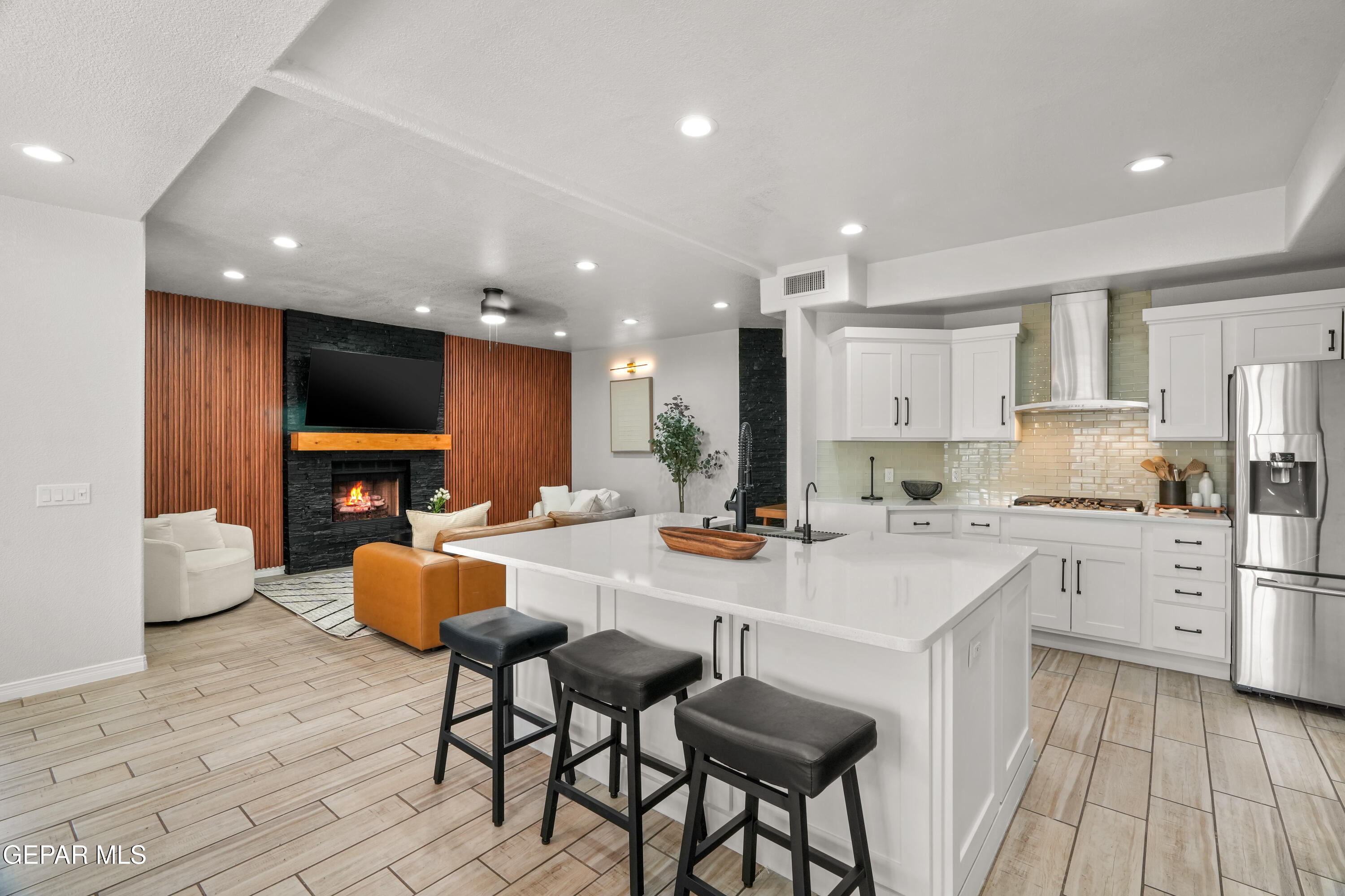 1437 Black Ridge Drive El Paso, TX 79912 - Photo 11 of 58 1437 Black Ridge Dr-16