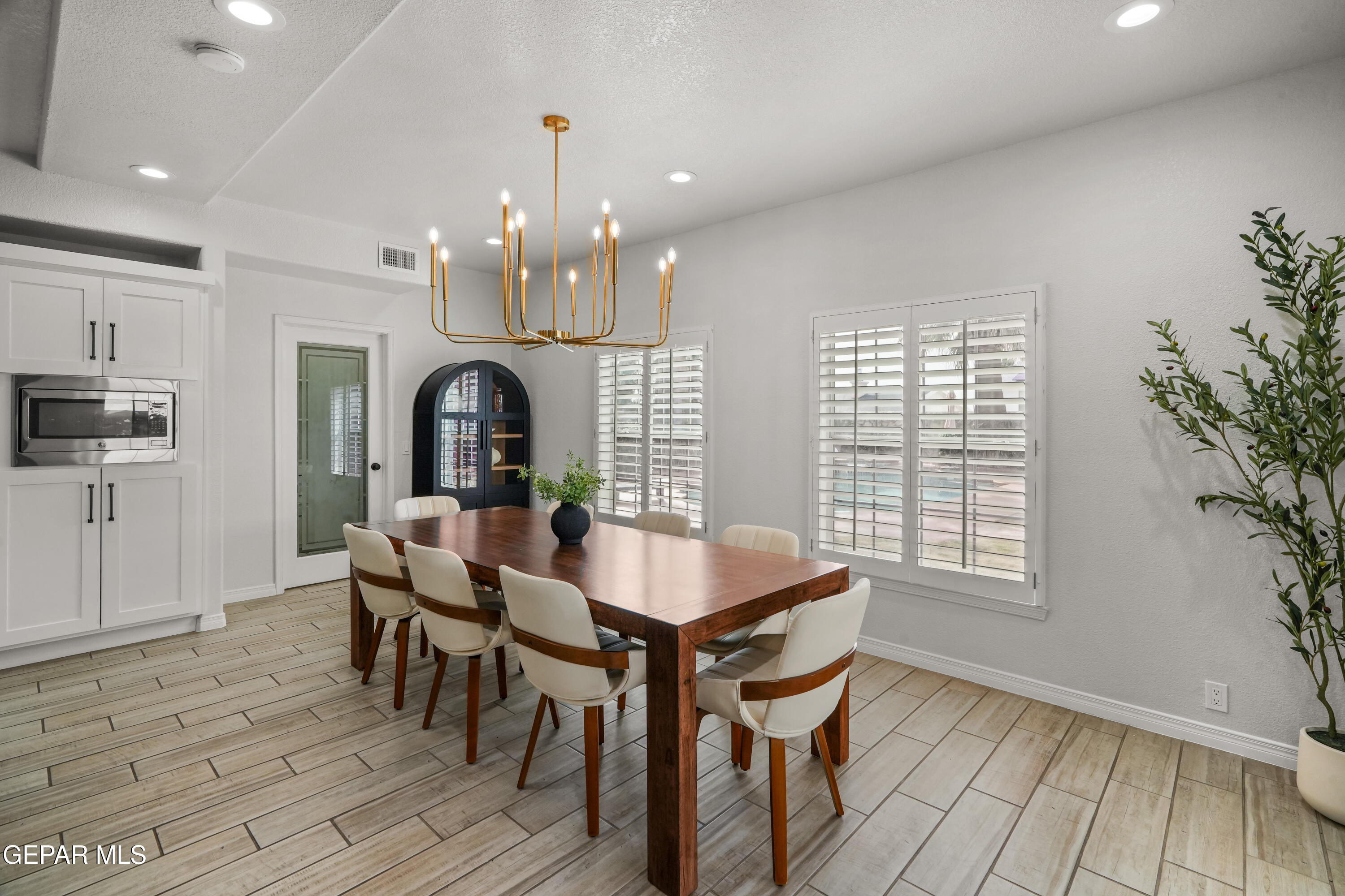 1437 Black Ridge Drive El Paso, TX 79912 - Photo 15 of 58 1437 Black Ridge Dr-20