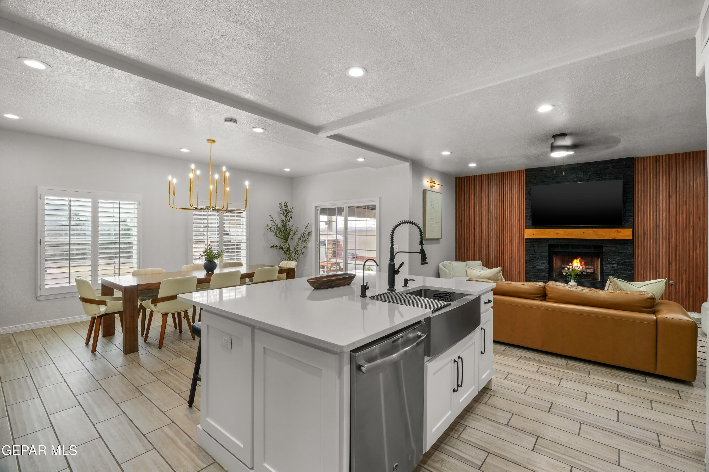 1437 Black Ridge Drive El Paso, TX 79912 - Photo 10 of 58 1437 Black Ridge Dr-15