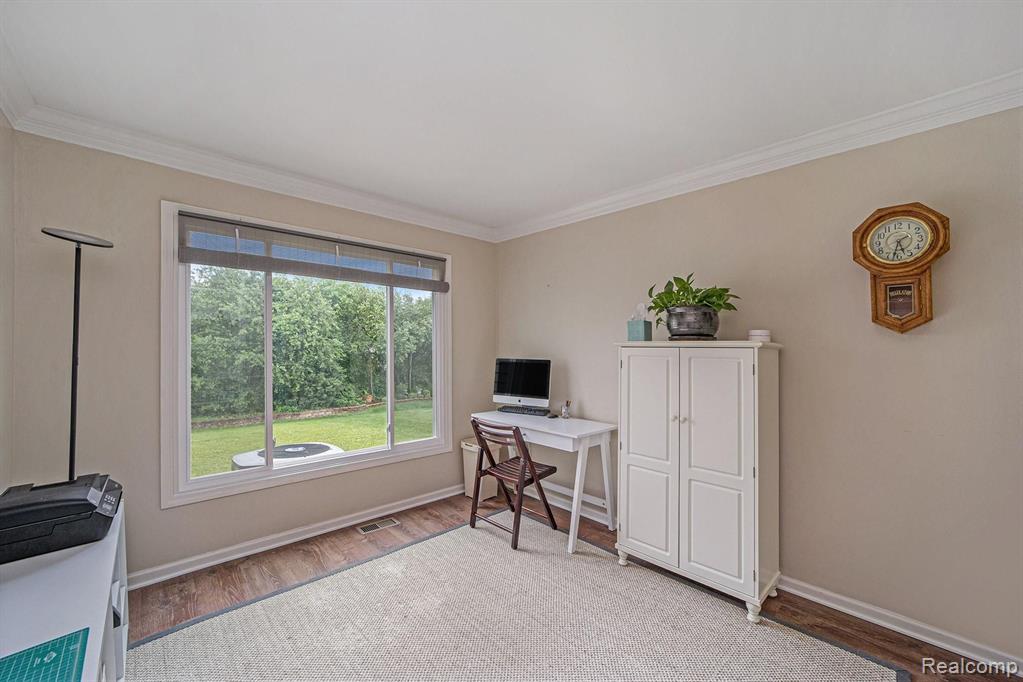 24386 Ridgeview Drive Farmington Hills, MI 48336 - Photo 27 of 42