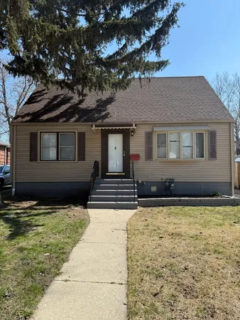 $2,700 | 18343 Oakwood Avenue, Lansing, IL 60438