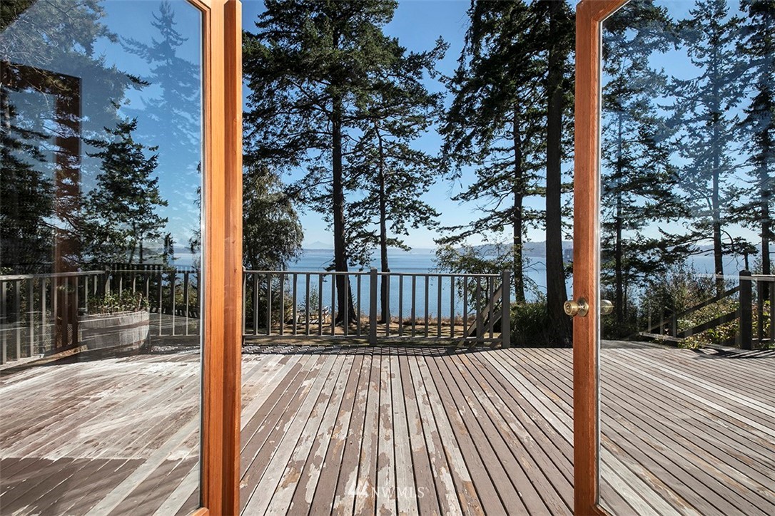 2657 North Bluff Road Greenbank, WA 98253 - Photo 11 of 40 Gallery Image 11