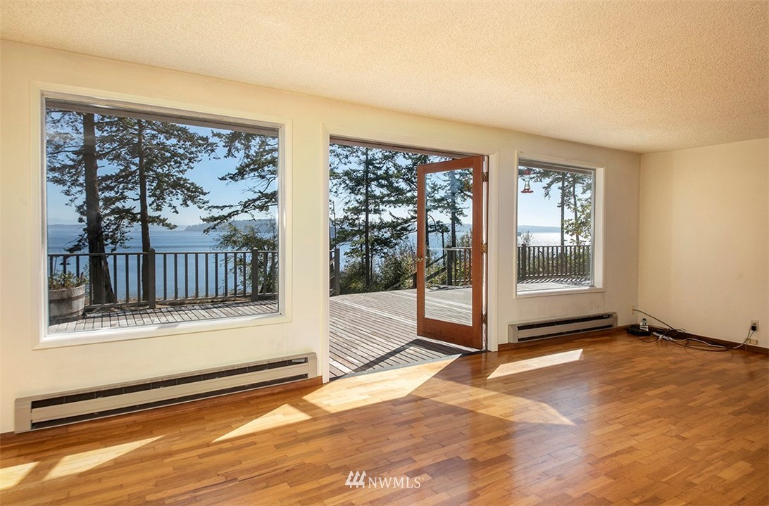 2657 North Bluff Road Greenbank, WA 98253 - Photo 10 of 40 Gallery Image 10