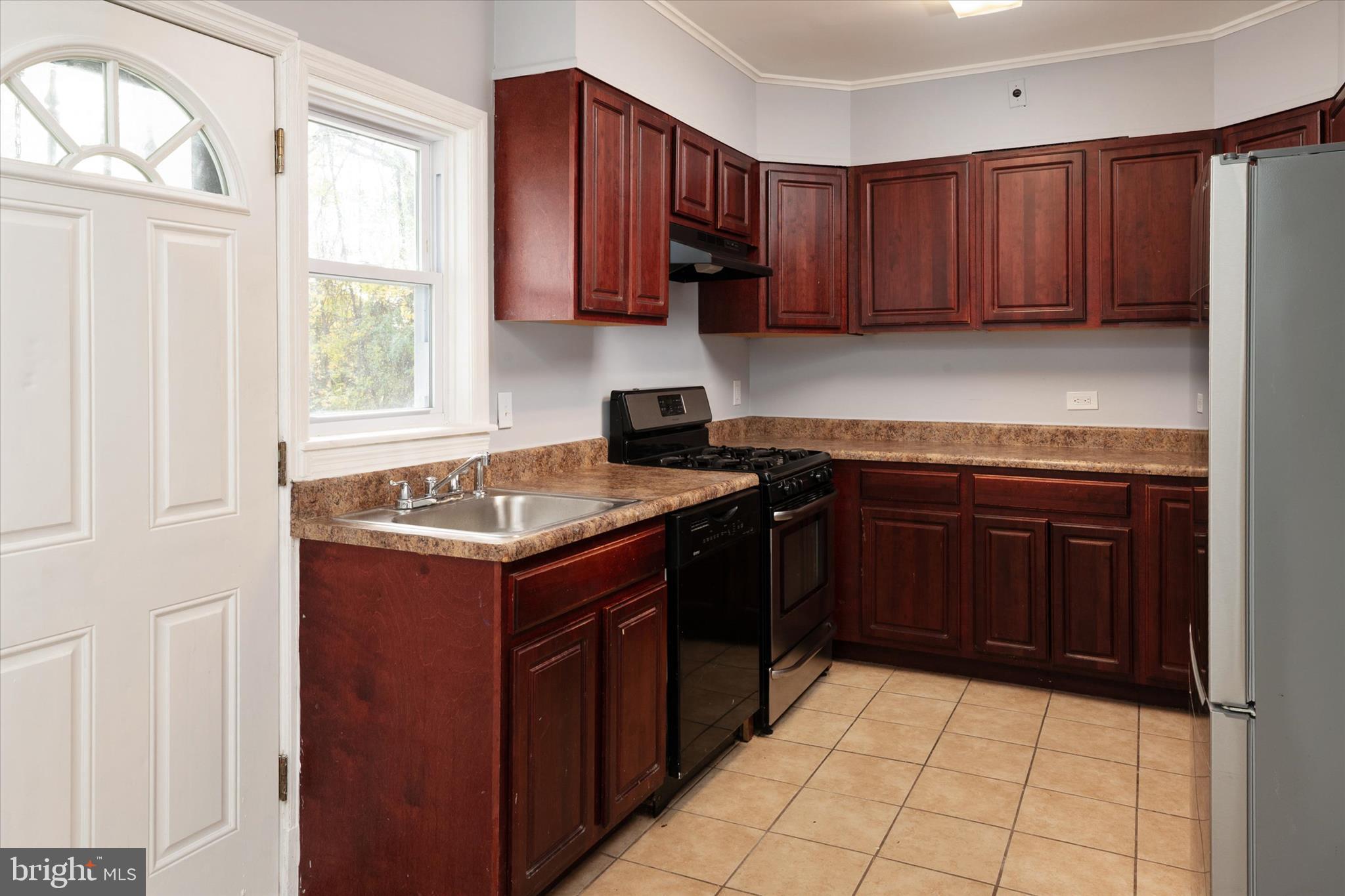 15 Linden Terrace Baltimore, MD 21208 - Photo 7 of 44