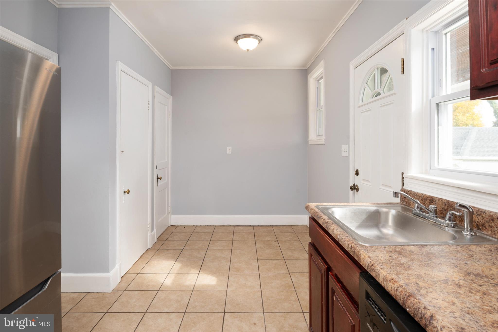 15 Linden Terrace Baltimore, MD 21208 - Photo 9 of 44