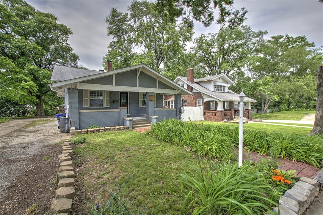 275 North Taylor Avenue Decatur, IL 62522 - Photo 2 of 28