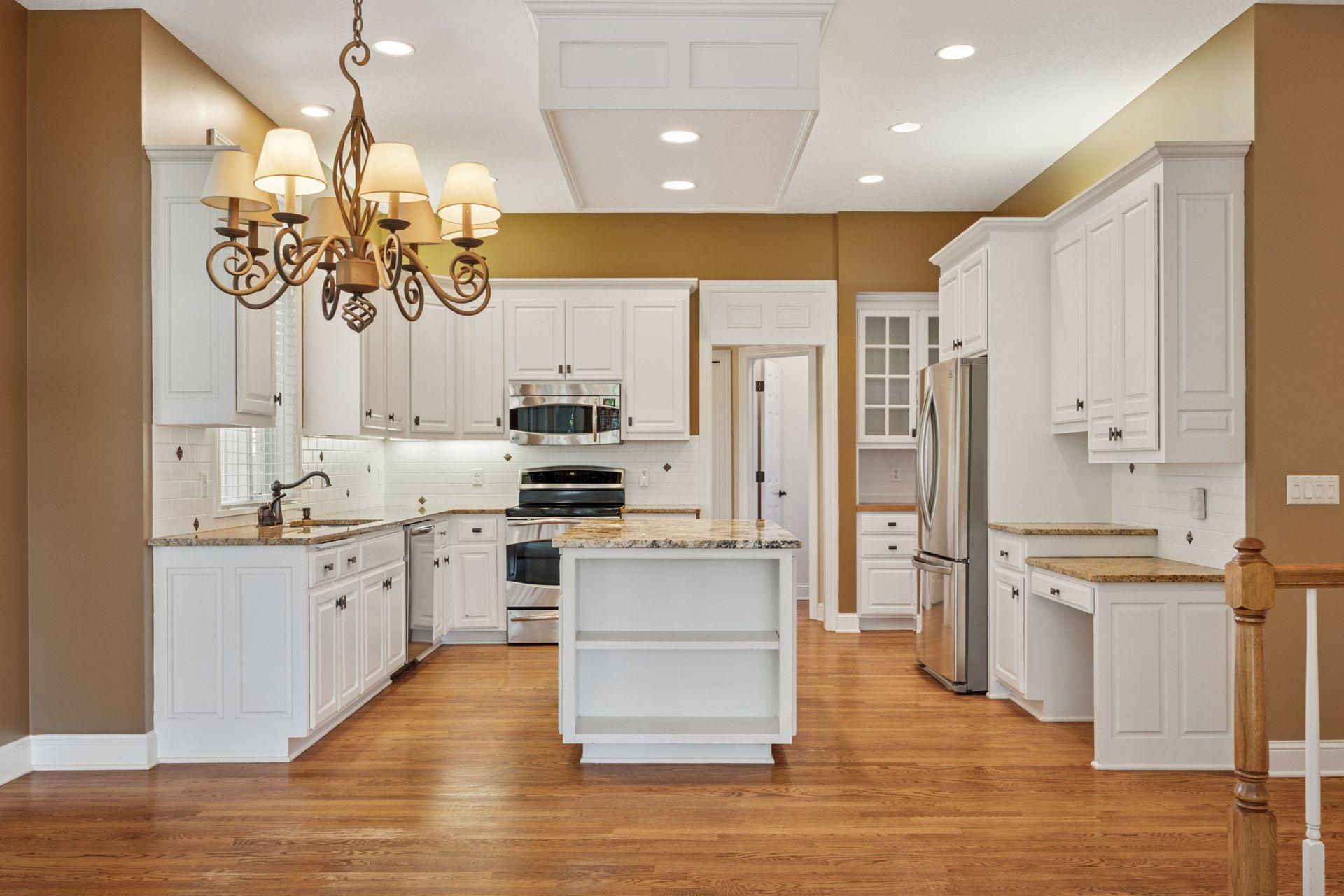 2058 Royale Drive Eagan, MN 55122 - Photo 21 of 52