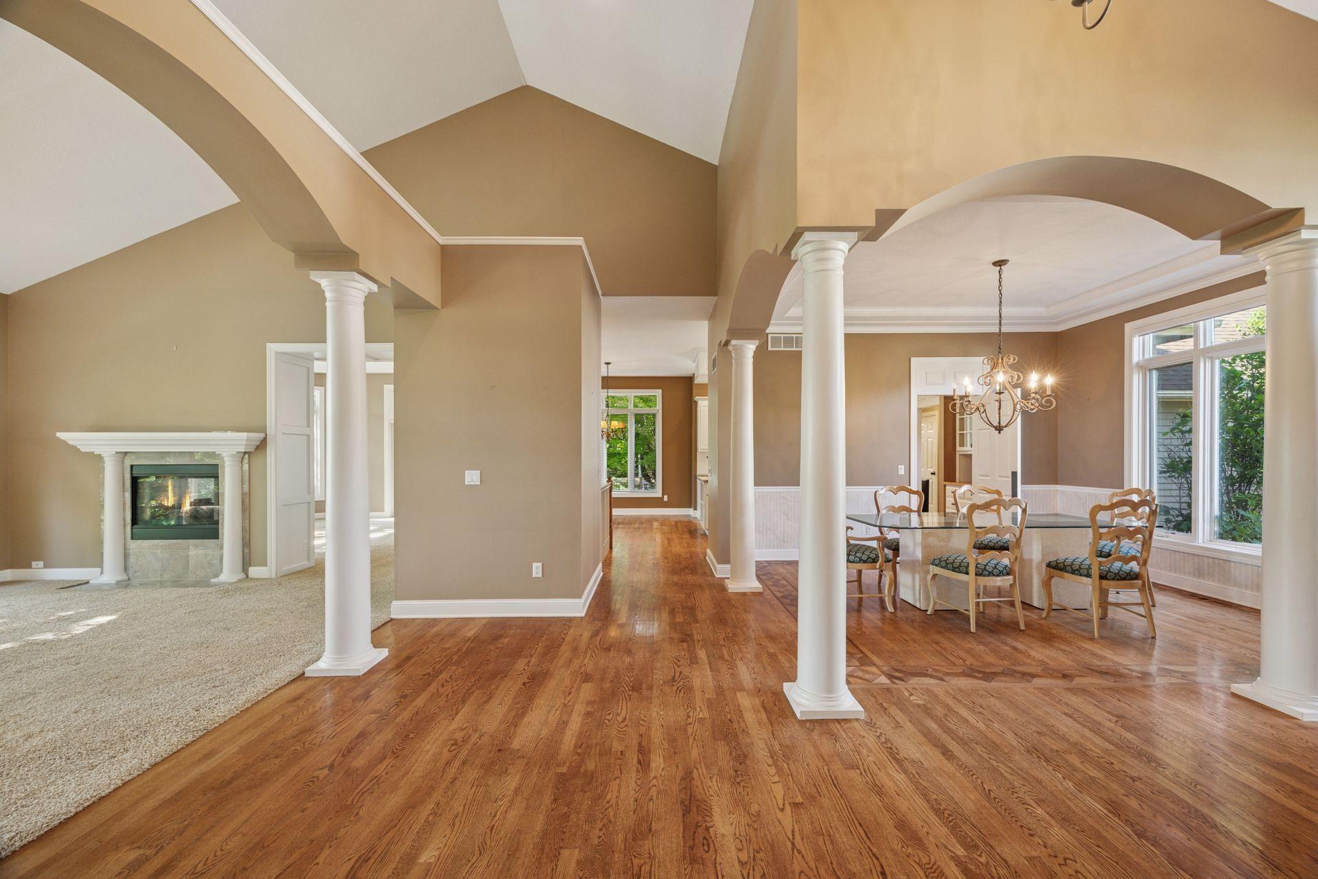 2058 Royale Drive Eagan, MN 55122 - Photo 5 of 52