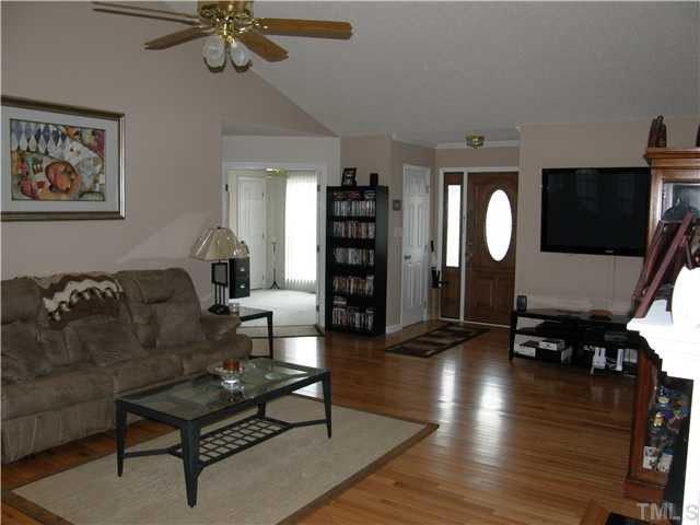 100 Raspberry Court Willow Spring, NC 27592 - Photo 11 of 21 Living Room