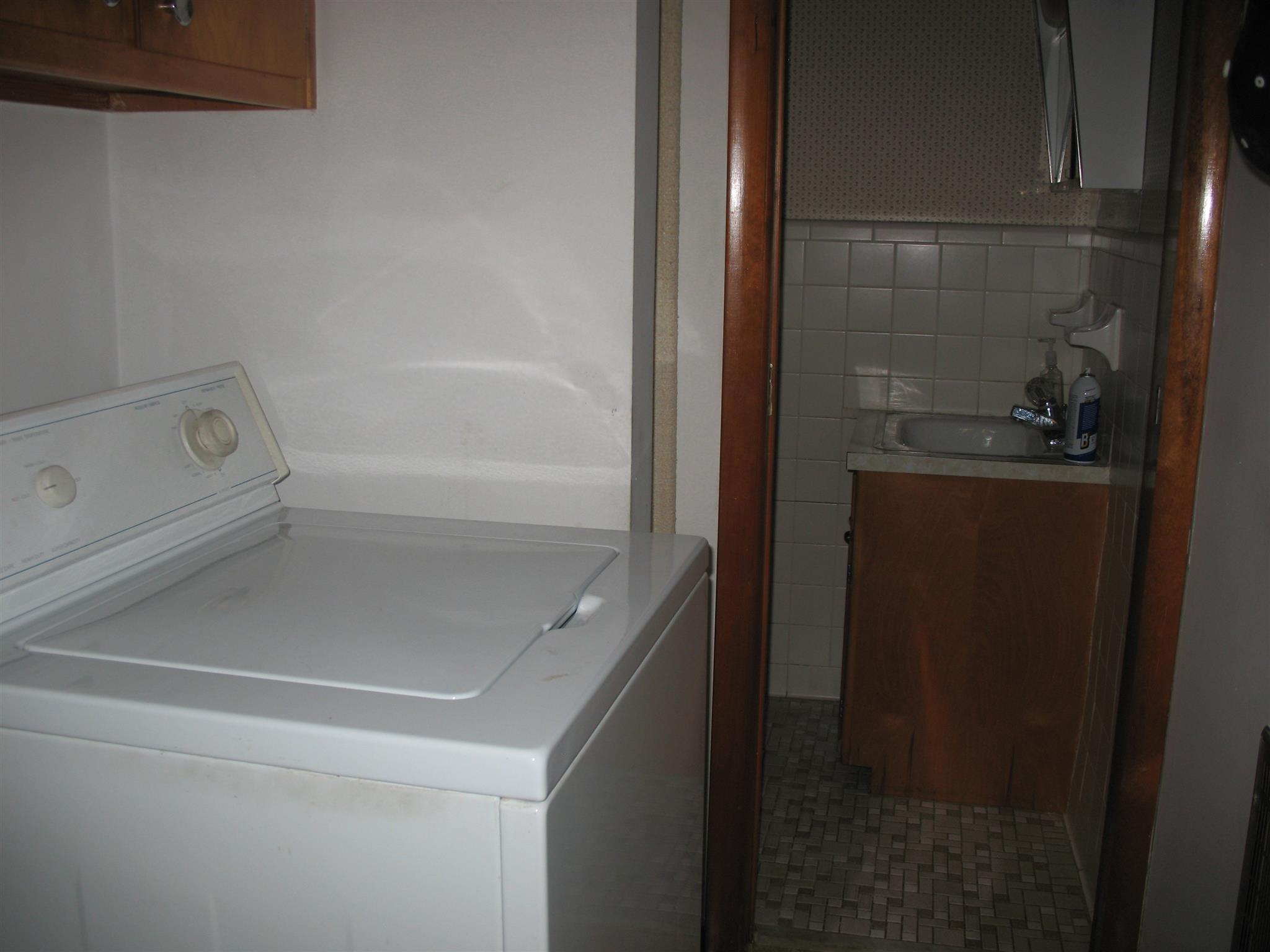 1005 Georgia Crossing Road Winchester, TN 37398 - Photo 16 of 22 utility room