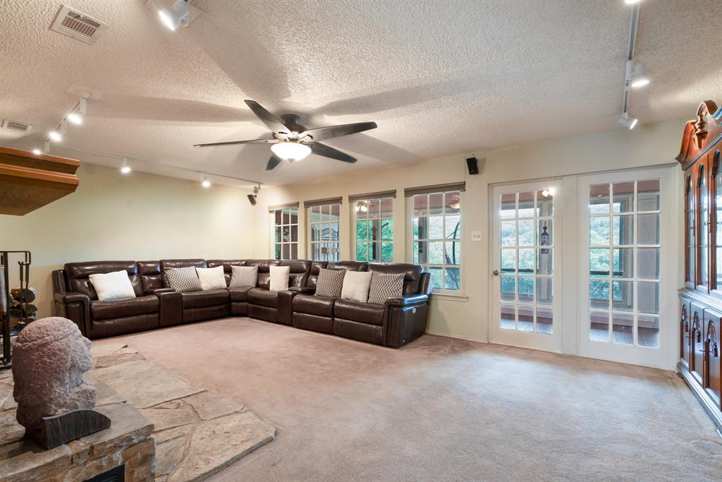 9302 Ravenswood Road Granbury, TX 76049 - Photo 8 of 40 Gallery Image 8