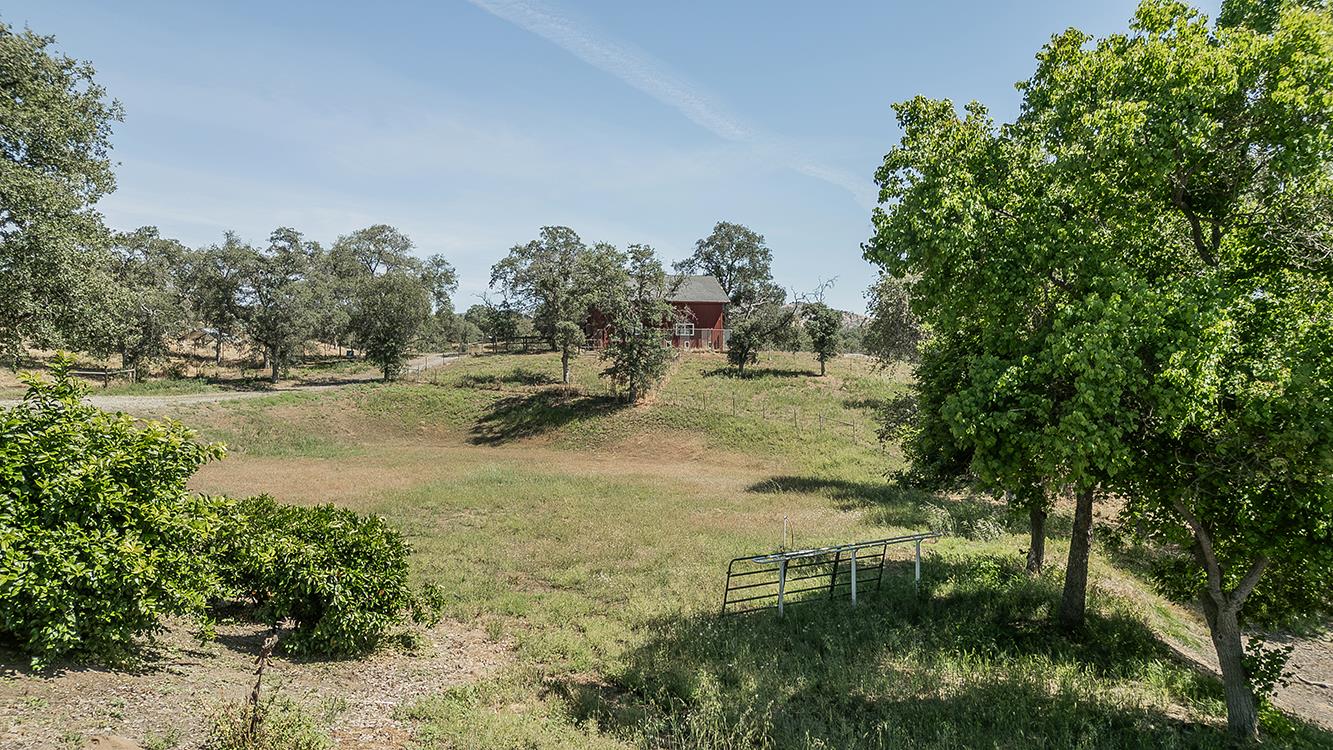 14815 Garlock Lane Prather, CA 93651 - Photo 7 of 80
