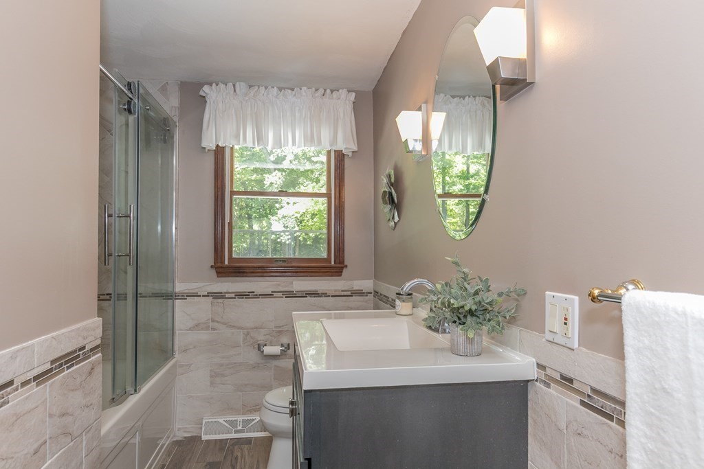 13 Pinetree Road Billerica, MA 01821 - Photo 16 of 38 Gallery Image 16