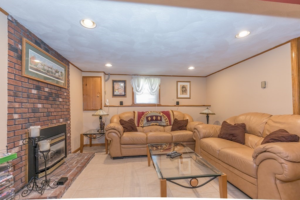 13 Pinetree Road Billerica, MA 01821 - Photo 20 of 38 Gallery Image 20