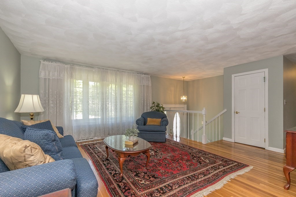 13 Pinetree Road Billerica, MA 01821 - Photo 5 of 38 Gallery Image 5