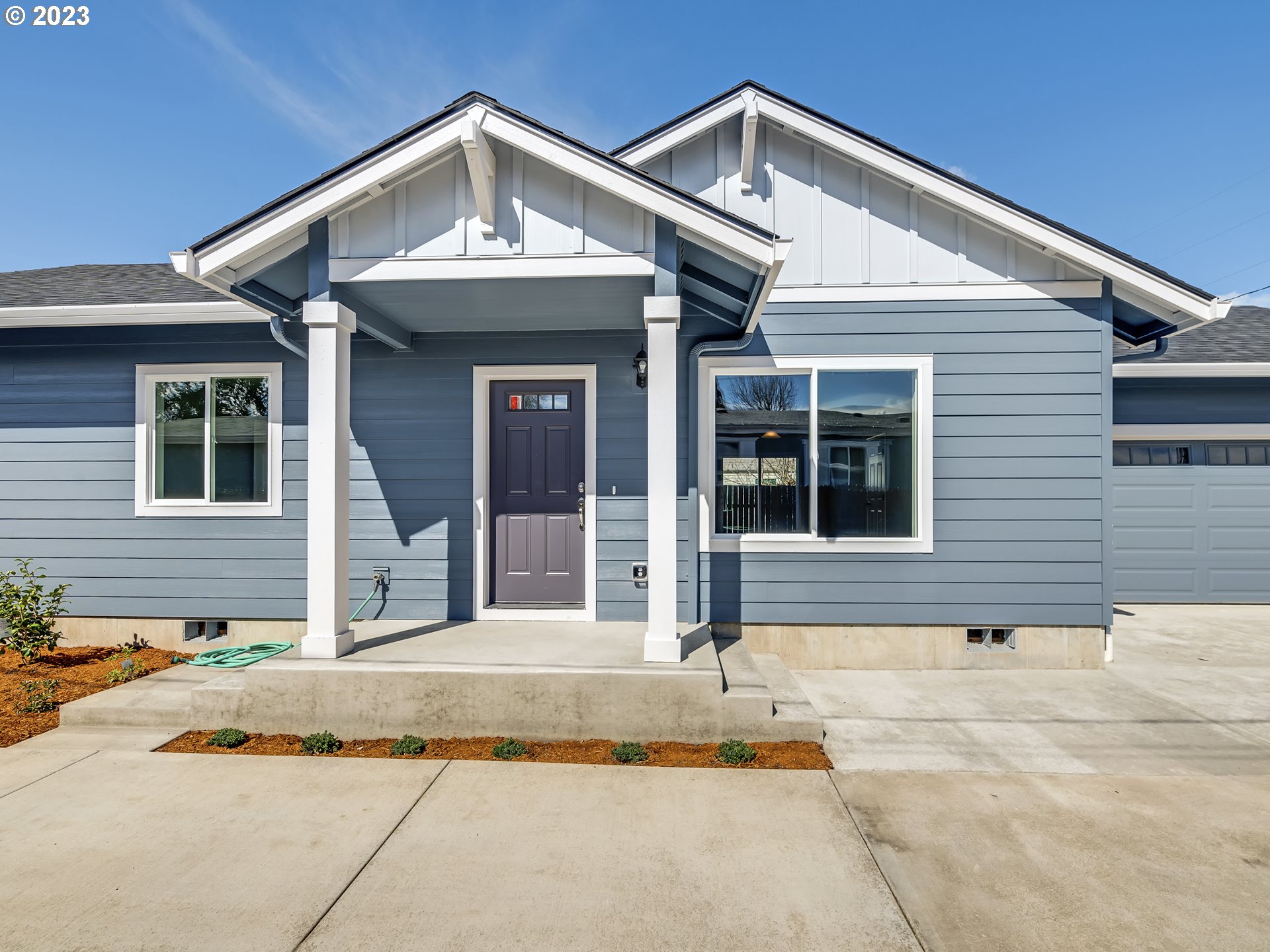 406 18th Street Springfield, OR 97477 - Photo 3 of 30 a front view of a house