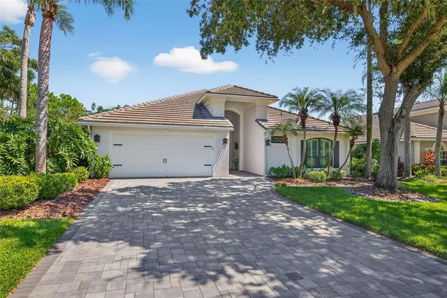 $850,000 | 4311 Ave Cannes, Lutz, FL 33558