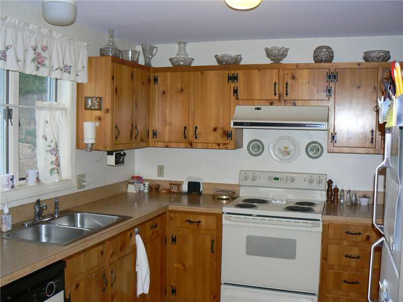 30 Colonial Way, Unit 30 Auburn, ME 04210 - Photo 2 of 9 Kitchen.
