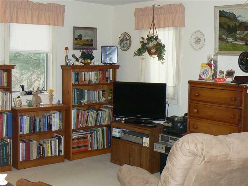 30 Colonial Way, Unit 30 Auburn, ME 04210 - Photo 4 of 9 Bedroom.