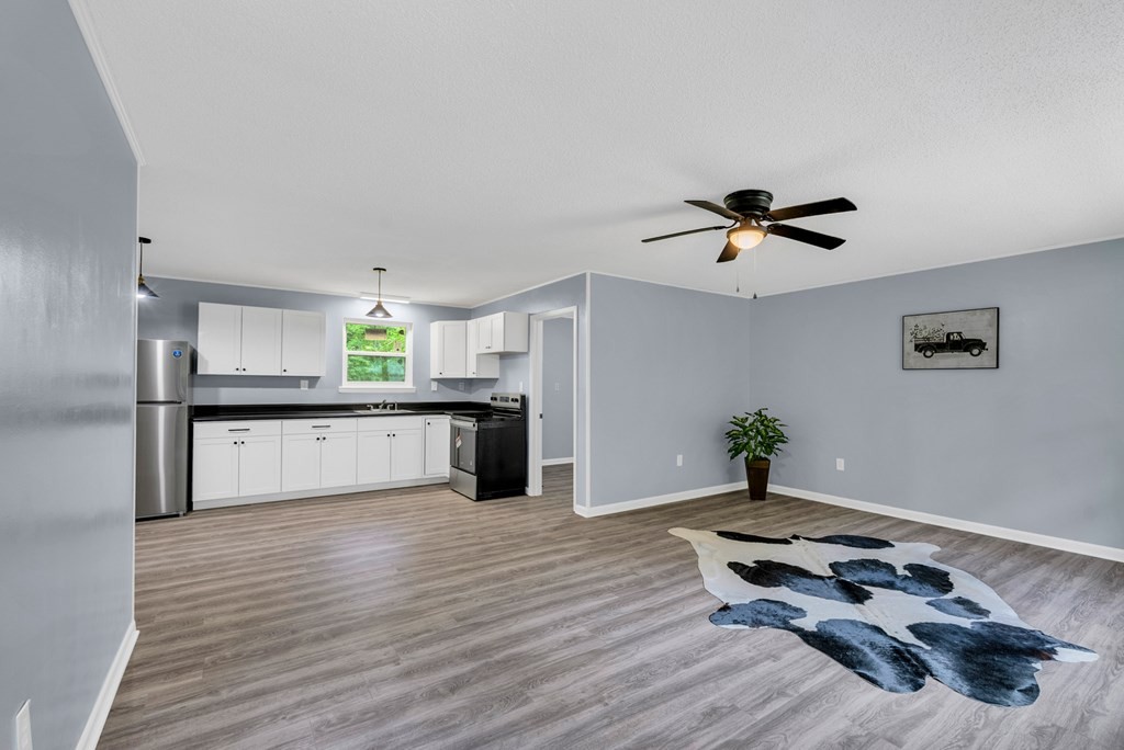 121 Twin Oaks Road Pikeville, TN 37367 - Photo 4 of 22 a view of kitchen with sink and wooden floor
