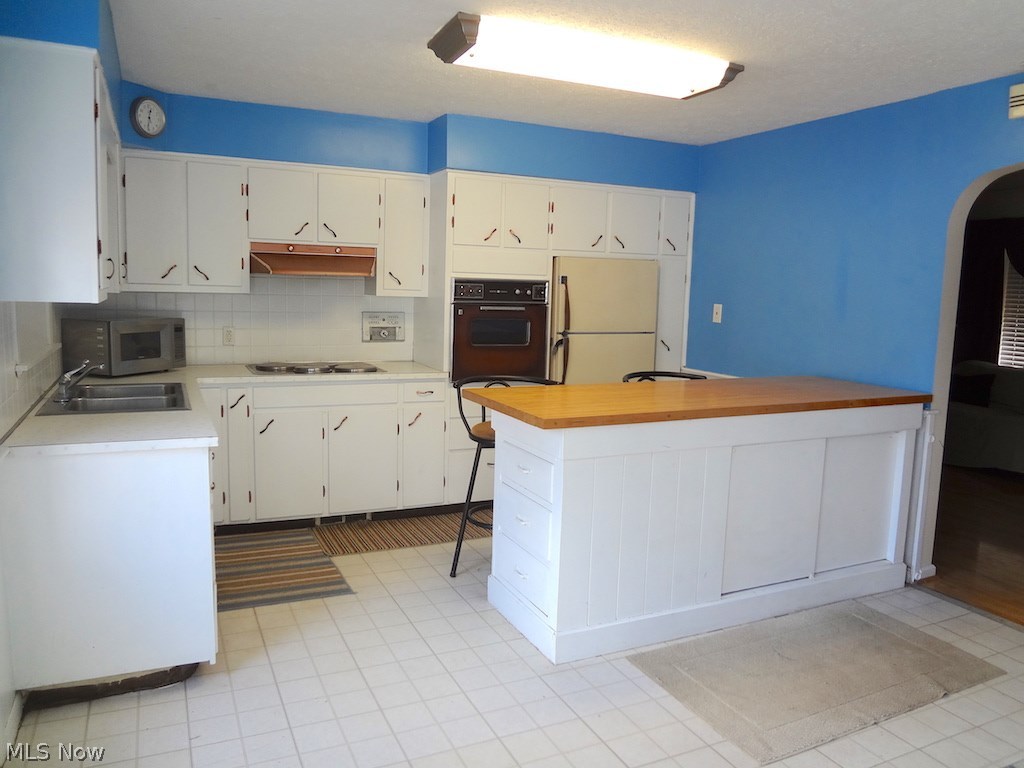 10738 Johnnycake Ridge Road Painesville, OH 44077 - Photo 3 of 35