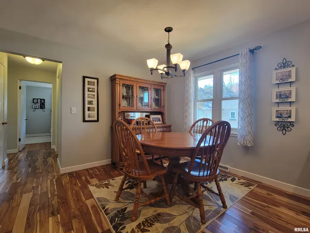 $249,900 | 1713 Valle Vista Boulevard, Pekin, IL 61554