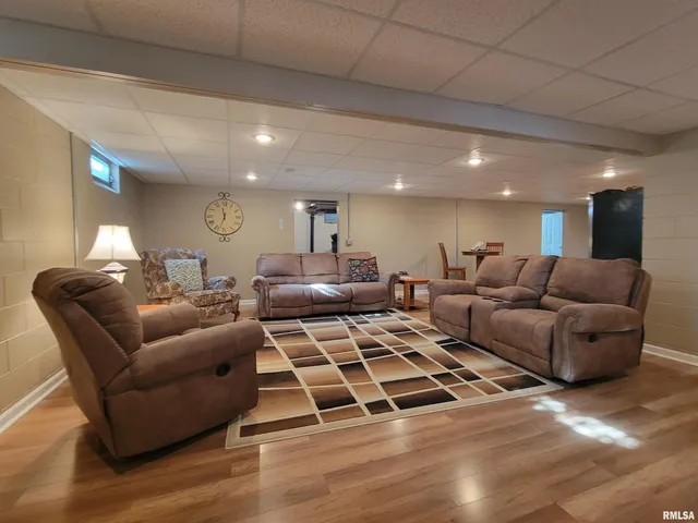 $249,900 | 1713 Valle Vista Boulevard, Pekin, IL 61554