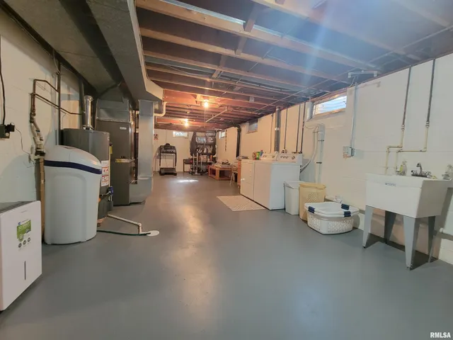 $249,900 | 1713 Valle Vista Boulevard, Pekin, IL 61554