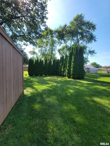 $249,900 | 1713 Valle Vista Boulevard, Pekin, IL 61554