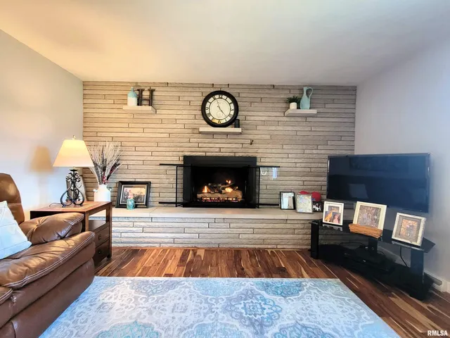 $249,900 | 1713 Valle Vista Boulevard, Pekin, IL 61554