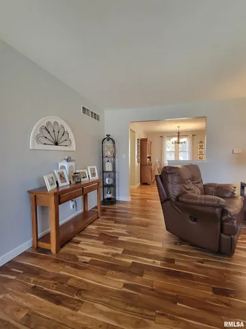 $259,900 | 1713 Valle Vista Boulevard, Pekin, IL 61554