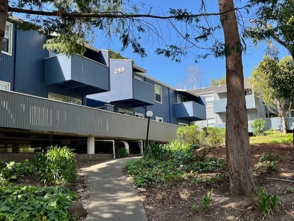 $2,700 | 249 Boardwalk Avenue, Unit E, San Bruno, CA 94066