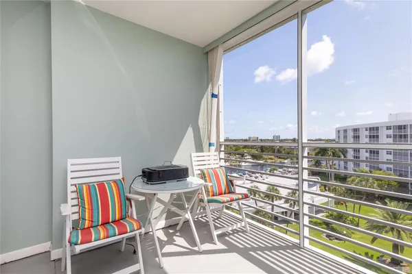 $224,500 | 2731 Northeast 14th Street Causeway, Unit 710, Pompano Beach, FL 33062