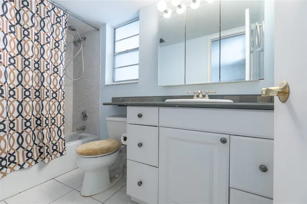 $224,500 | 2731 Northeast 14th Street Causeway, Unit 710, Pompano Beach, FL 33062