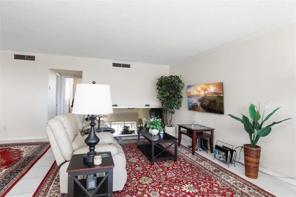 $224,500 | 2731 Northeast 14th Street Causeway, Unit 710, Pompano Beach, FL 33062