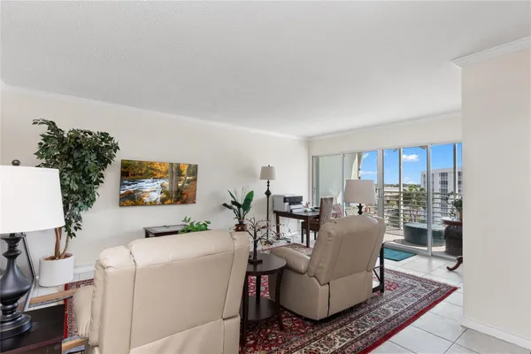 $224,500 | 2731 Northeast 14th Street Causeway, Unit 710, Pompano Beach, FL 33062