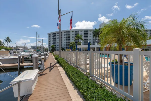 $224,500 | 2731 Northeast 14th Street Causeway, Unit 710, Pompano Beach, FL 33062