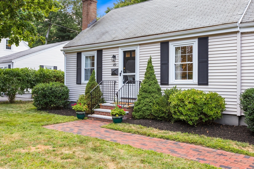 49 Springvale Road Reading, MA 01867 - Photo 3 of 42 Gallery Image 3