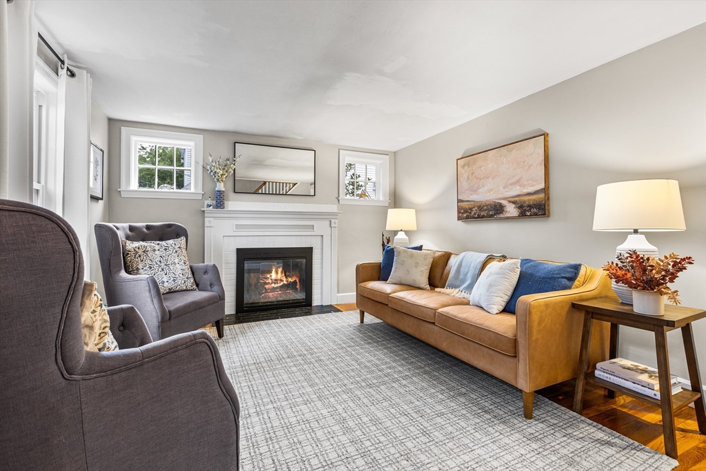 49 Springvale Road Reading, MA 01867 - Photo 4 of 42 Gallery Image 4