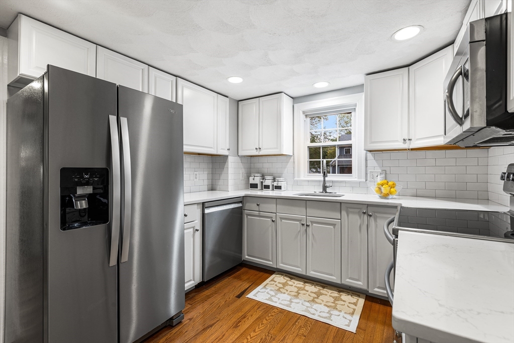 49 Springvale Road Reading, MA 01867 - Photo 10 of 42 Gallery Image 10