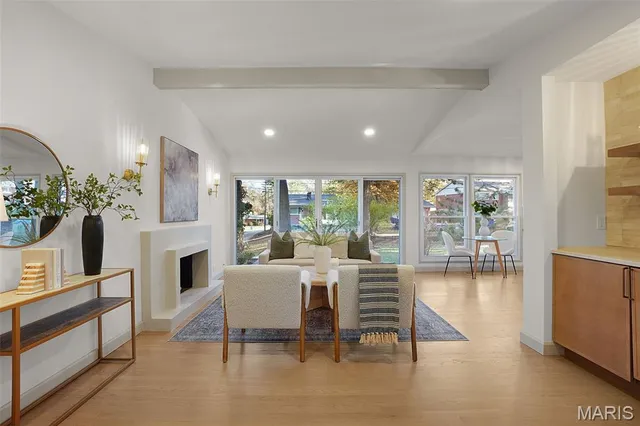 $555,000 | 827 Woodruff Drive, Ballwin, MO 63011