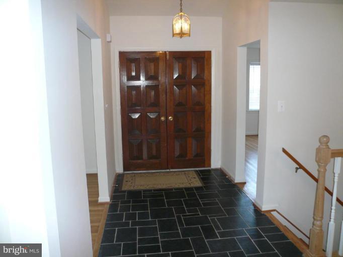 1002 Kirkcolm Road Towson, MD 21286 - Photo 8 of 17 Hallway