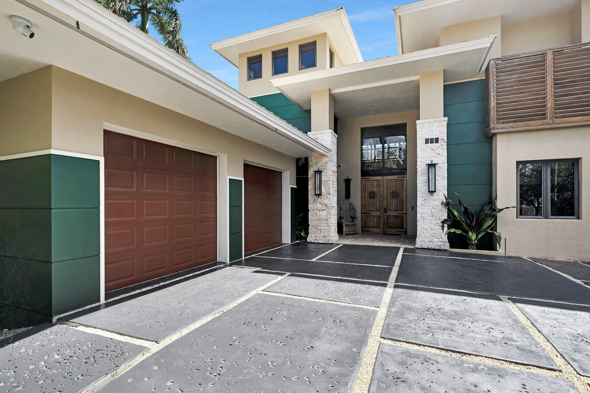 352 Sound Drive Key Largo, FL 33037 - Photo 51 of 61 2 car garage