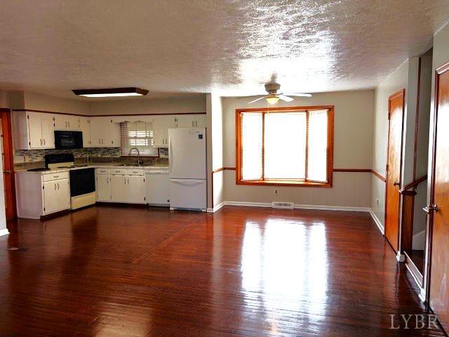 270 Crestview Drive Rustburg, VA 24588 - Photo 5 of 31
