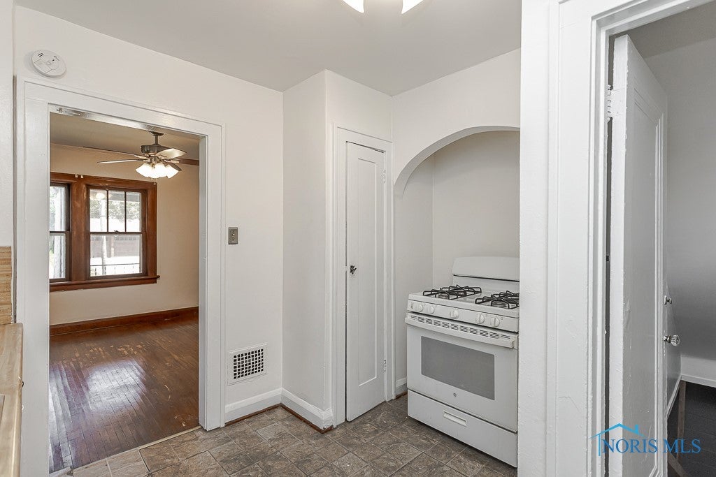 2529 Greenbriar Road Toledo, OH 43607 - Photo 16 of 33 Gallery Image 16